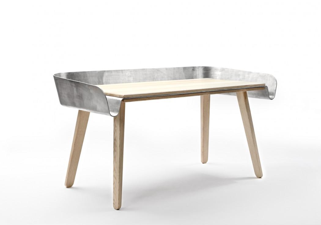 wonderful-Homework-Table-with-fascinating-feature-by-Tomas-Kral-without-anything-on-the-table-1050x735